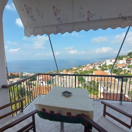 George'S Apartment Loutraki  Ngoại thất bức ảnh